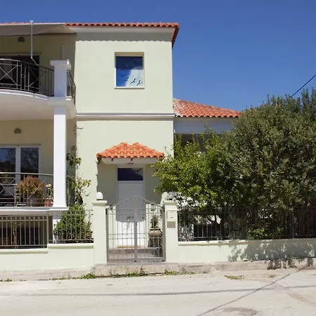 Apartment Kamellia, Semi-basement Sweet Nafplio